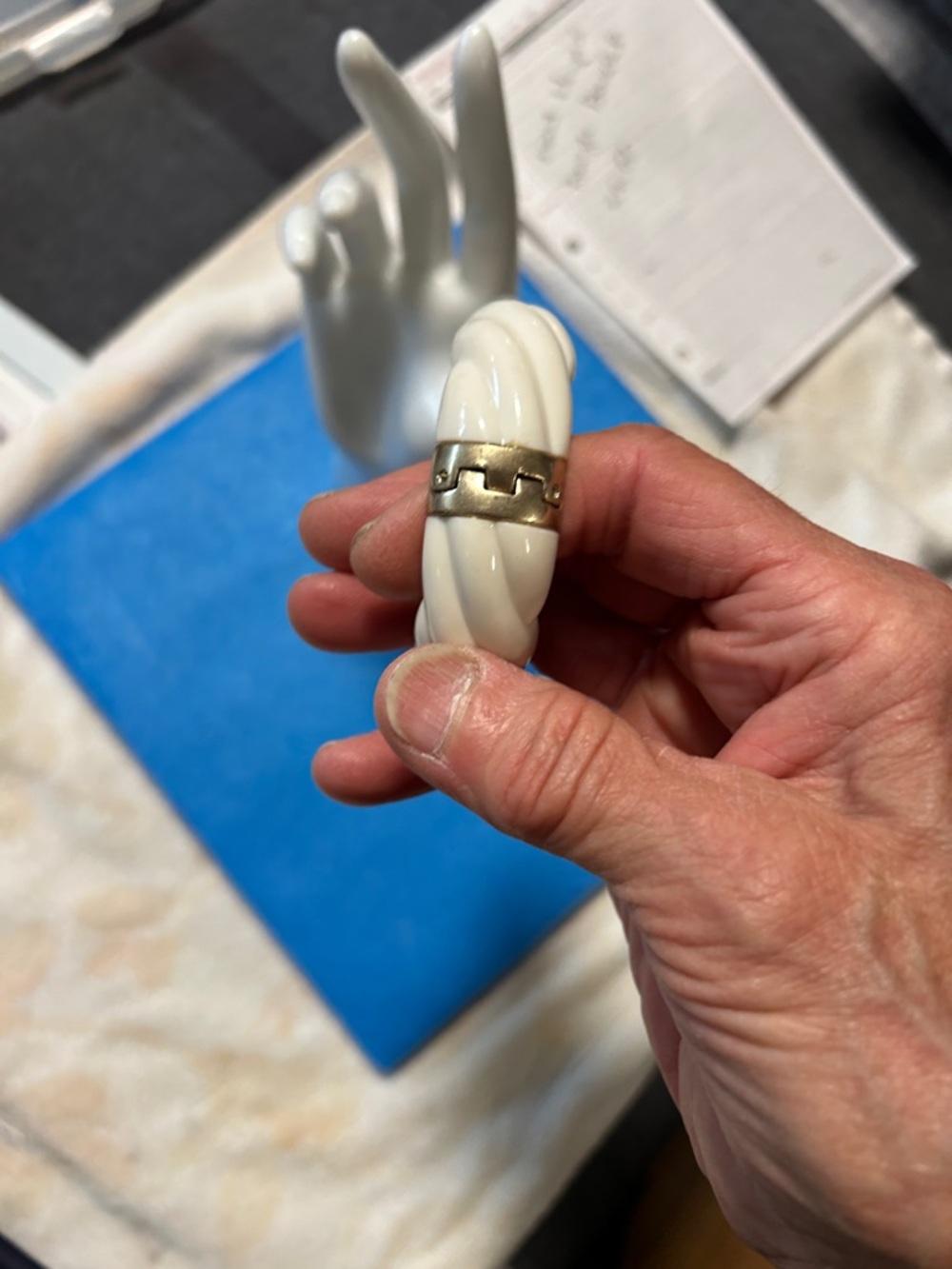 Ivory colored twisted bracelets - Picture 3 of 14
